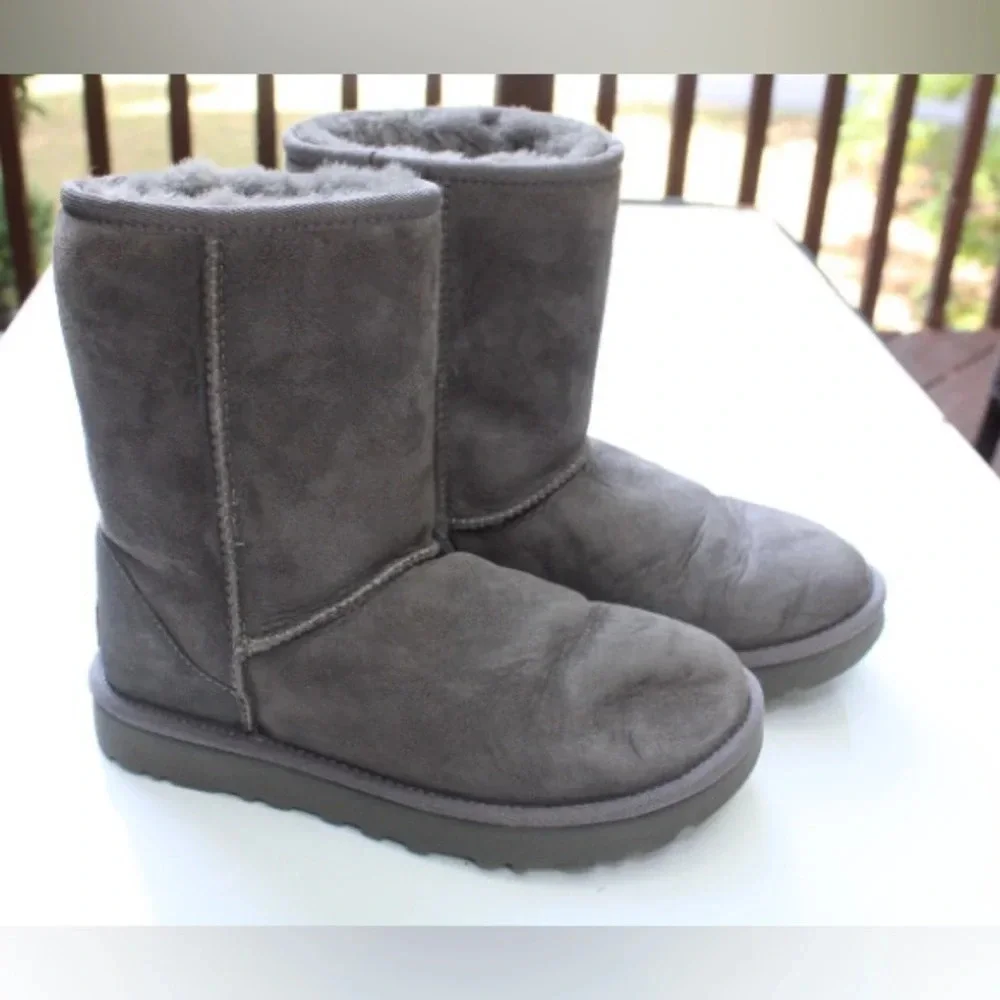 NWOT UGG classic tall boots